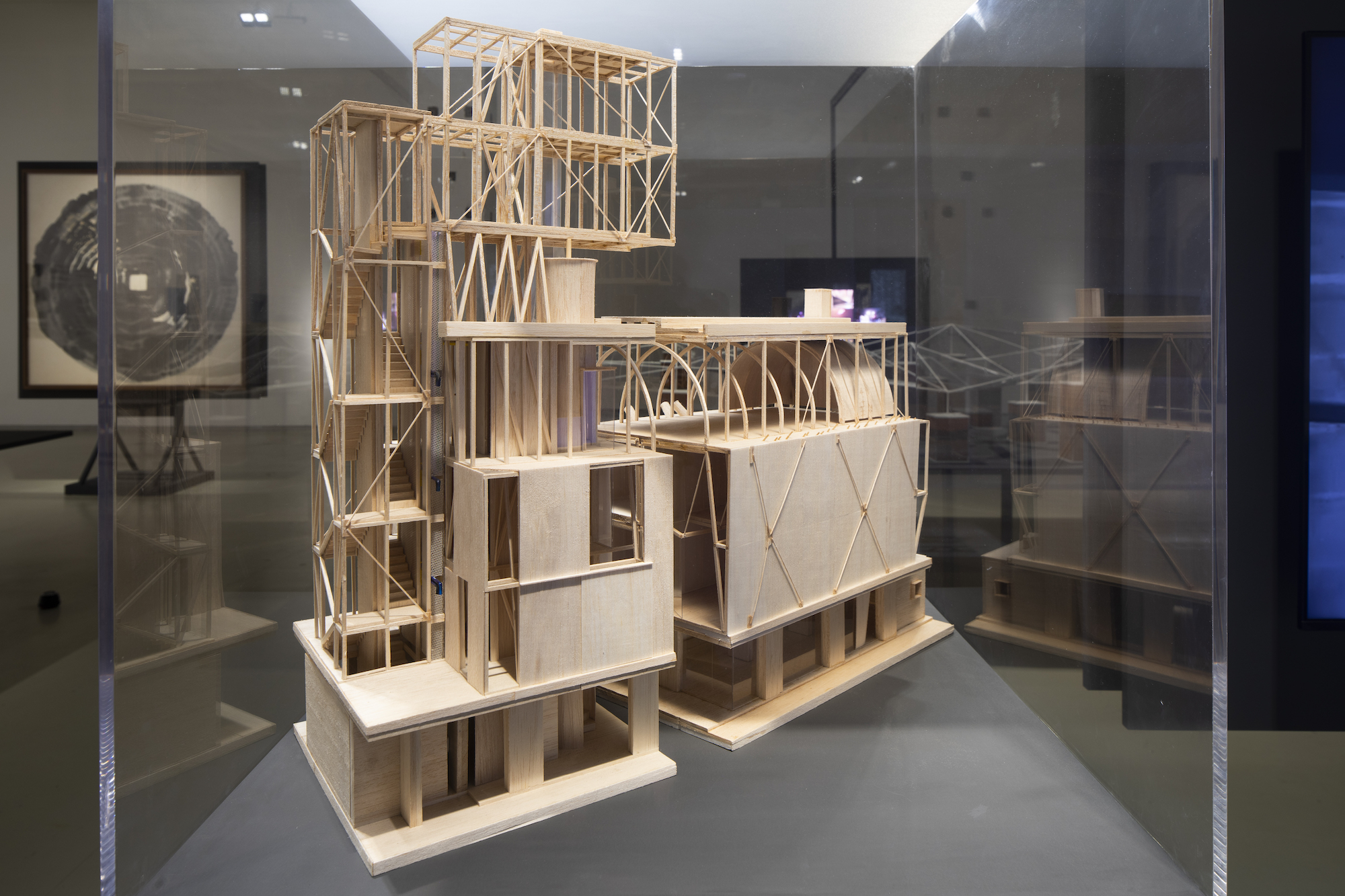 “直行与迂回”展现现场，©上海当代艺术博物馆。